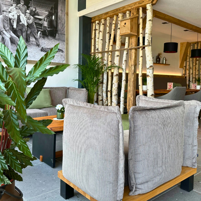 Gedeckte Tafel im Hofcafé